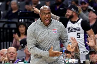 他不仅参与 他不仅参与