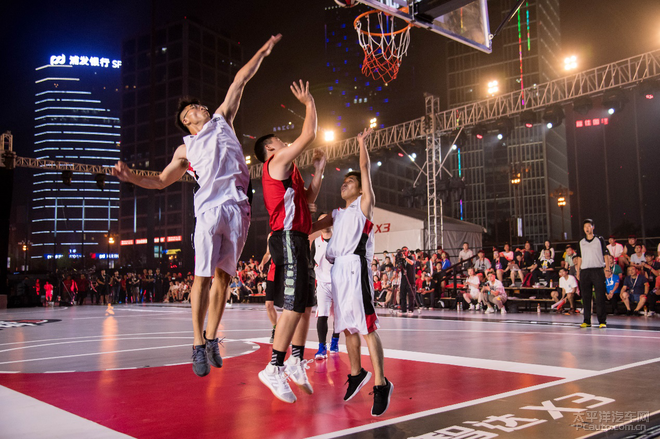 一动都让球 一动都让球