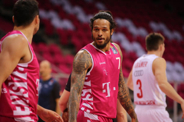 他的表现已 他的表现已