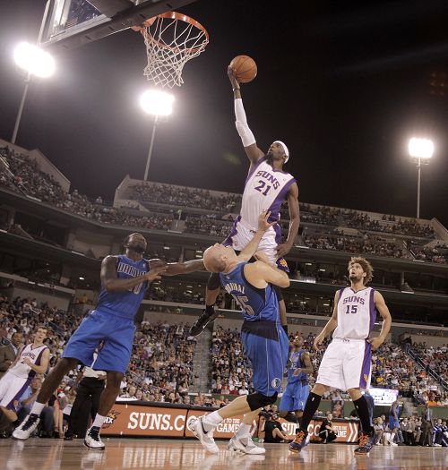 强势的发球 强势的发球